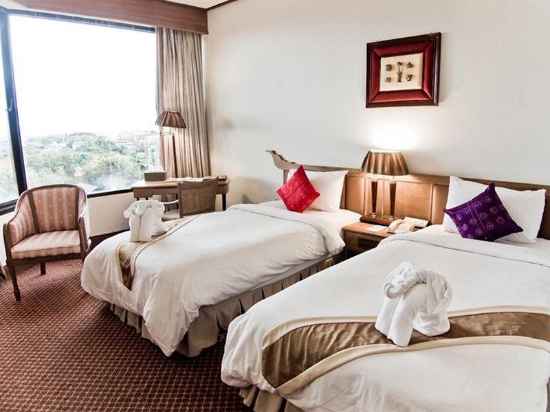 Laithong Hotel Ubon Ratchathani Zewnętrze zdjęcie