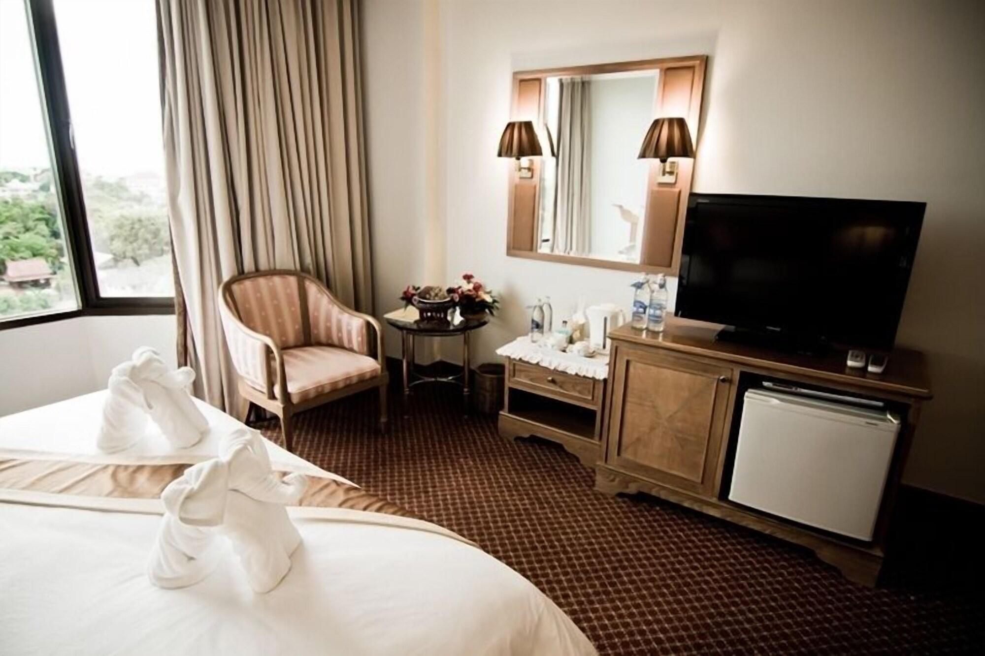Laithong Hotel Ubon Ratchathani Zewnętrze zdjęcie