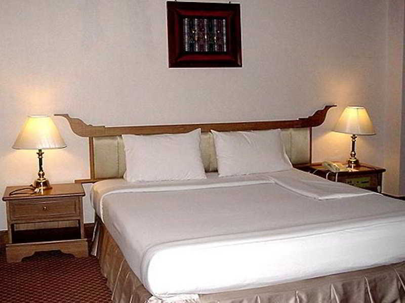 Laithong Hotel Ubon Ratchathani Zewnętrze zdjęcie